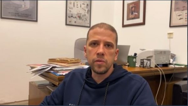 СТУБ КУЛТУРЕ У ГРАДУ: Директор Градског позоришта у Бечеју Здравко Петровић о раду ове угледне установе (ФОТО/ВИДЕО) СТУБ КУЛТУРЕ У ГРАДУ: Директор Градског позоришта у Бечеју Здравко Петровић о раду ове угледне установе (ФОТО/ВИДЕО)