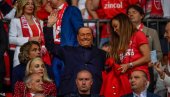 БЕРЛУСКОНИ НА МУКАМА! Стара љубав или нова мезимица?