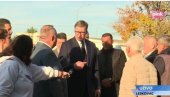 ВУЧИЋ У ЛЕСКОВЦУ: Стадион се гради по највишим стандардима УЕФА (ВИДЕО) ВУЧИЋ У ЛЕСКОВЦУ: Стадион се гради по највишим стандардима УЕФА (ВИДЕО)