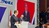 VUČIĆ U LESKOVCU NA PROSLAVI 14 GODINA POSTOJANJA SNS: Kosovo nam kao vrane otimaju svakog dana, ali nismo spremni na kapitulaciju (FOTO)