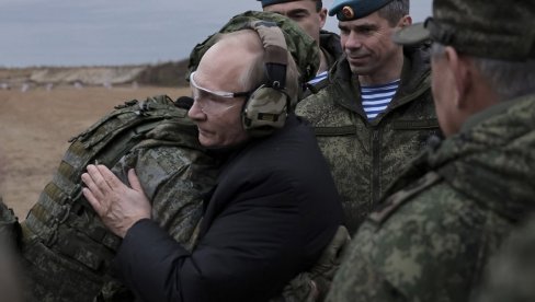 PUTIN O STANJU NA FRONTU: Ruska vojska dominira, na nekim delovima fronta naši momci prosto melju protivnika (VIDEO) PUTIN O STANJU NA FRONTU: Ruska vojska dominira, na nekim delovima fronta naši momci prosto melju protivnika (VIDEO)