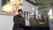 НИСАМ ПРИМАДОНА, ВОЛИМ ДА РАДИМ: Александар Денић, сценограф, за „Новости“ (ФОТО) НИСАМ ПРИМАДОНА, ВОЛИМ ДА РАДИМ: Александар Денић, сценограф, за „Новости“ (ФОТО)
