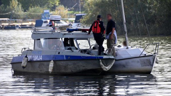 ТРАГЕДИЈА НА ВЛАСИНСКОМ ЈЕЗЕРУ: Две особе пале са скутера, за једном се трага ТРАГЕДИЈА НА ВЛАСИНСКОМ ЈЕЗЕРУ: Две особе пале са скутера, за једном се трага