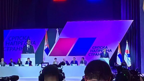 ВУЧИЋ ПОРУЧИО: Српска напредна странка никад неће постати “жута” која служи за богаћење ВУЧИЋ ПОРУЧИО: Српска напредна странка никад неће постати “жута” која служи за богаћење