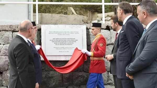 ЗАГРЕБУ ЗАСМЕТАЛО УКЛАЊАЊЕ ЛАЖИ: Уочи скидања срамне спомен-плоче у Морињу укључили се и суседи ЗАГРЕБУ ЗАСМЕТАЛО УКЛАЊАЊЕ ЛАЖИ: Уочи скидања срамне спомен-плоче у Морињу укључили се и суседи