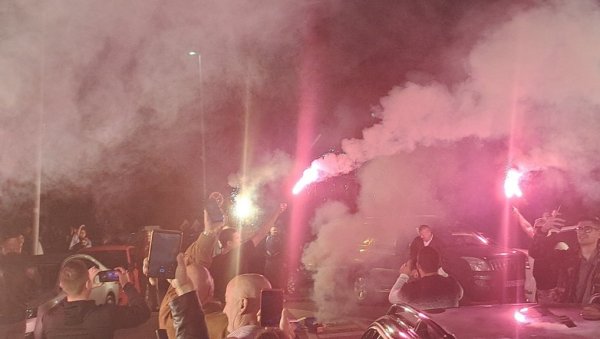 ВАТРОМЕТ И БАКЉАДА У ПОДГОРИЦИ: Фијаско Ђукановићеве ДПС, Мило изгубио Подгорицу, Пљевља, Жабљак, Колашин, Даниловград... ВАТРОМЕТ И БАКЉАДА У ПОДГОРИЦИ: Фијаско Ђукановићеве ДПС, Мило изгубио Подгорицу, Пљевља, Жабљак, Колашин, Даниловград...