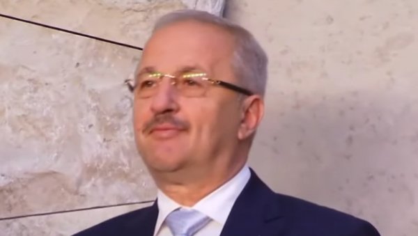 РУМУНСКИ МИНИСТАР ОДБРАНЕ ПОДНЕО ОСТАВКУ: Не могу да сарађујем више са председником РУМУНСКИ МИНИСТАР ОДБРАНЕ ПОДНЕО ОСТАВКУ: Не могу да сарађујем више са председником
