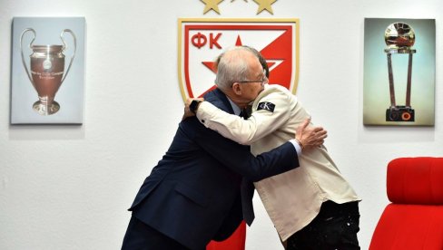 UJEO GROBARE ZA SRCE: Igrao za Partizan, danas ga Crvena zvezda slavi kao prvo zimsko pojačanje UJEO GROBARE ZA SRCE: Igrao za Partizan, danas ga Crvena zvezda slavi kao prvo zimsko pojačanje