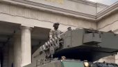 ТЕНКОВИ У ЦЕНТРУ БЕЧА, ХЕЛИКОПТЕРИ НА НЕБУ: Несвакидашњи призор у аустријској престоници (ФОТО/ВИДЕО)