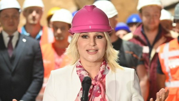 КАКАВ ЈЕ ТО ДРУГИ ТОН У ВЛАДИ КОЈИМ СЕ ХВАЛИЛА ЗОРАНА: Од гласања за то да су Срби геноцидни до рата са црквом КАКАВ ЈЕ ТО ДРУГИ ТОН У ВЛАДИ КОЈИМ СЕ ХВАЛИЛА ЗОРАНА: Од гласања за то да су Срби геноцидни до рата са црквом