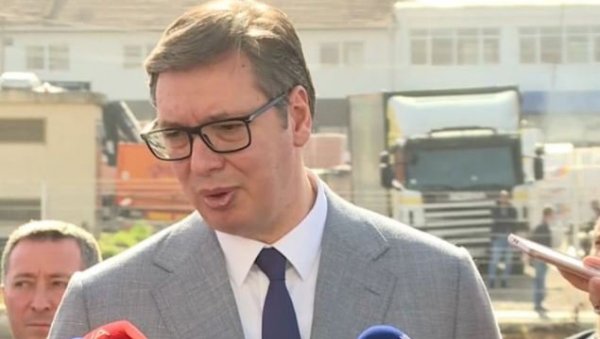 ДРЖАВА ЋЕ БИТИ УЗ СРБЕ СА КОСОВА И МЕТОХИЈЕ Вучић: Тешко време предстоји за наш народ ДРЖАВА ЋЕ БИТИ УЗ СРБЕ СА КОСОВА И МЕТОХИЈЕ Вучић: Тешко време предстоји за наш народ