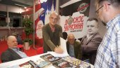 OPISANE SVE TAJNE NLO: Dragan Vujičić potpisivao svoju knjigu na štandu Novosti na Sajmu