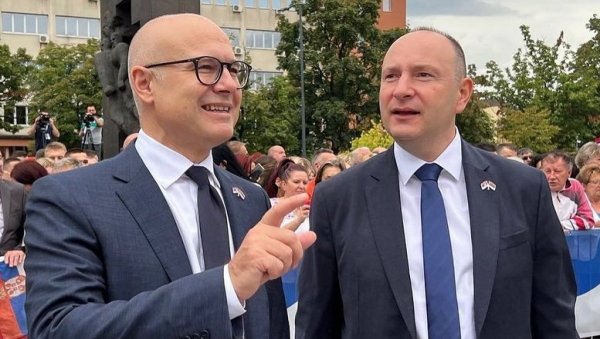 ВУЧЕВИЋ ЧЕСТИТАО ЂУРИЋУ: Уверен сам да ће нови градоначелник успешно водити Српску Атину ВУЧЕВИЋ ЧЕСТИТАО ЂУРИЋУ: Уверен сам да ће нови градоначелник успешно водити Српску Атину