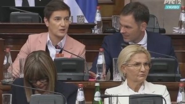ОПОЗИЦИЈА НЕ ЗНА ДА СЕ БДП РАЧУНА У ЕВРИМА Брнабић: Следећи пут рачунајте у јенима (ВИДЕО) ОПОЗИЦИЈА НЕ ЗНА ДА СЕ БДП РАЧУНА У ЕВРИМА Брнабић: Следећи пут рачунајте у јенима (ВИДЕО)