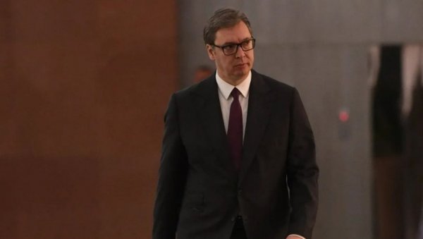 БУРАН ВИКЕНД ПРЕД НАМА: Вучић извештава министре о драми на Косову - потом састанак са амбасадорима Кине и Русије БУРАН ВИКЕНД ПРЕД НАМА: Вучић извештава министре о драми на Косову - потом састанак са амбасадорима Кине и Русије
