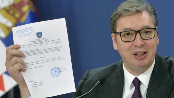 ВУЧИЋ СЕ ОБРАТИО ЈАВНОСТИ: Рекао сам Квинти и ЕУ да је то ноторна лаж и да обмањују јавност, то о таблицама нигде не пише (ВИДЕО) ВУЧИЋ СЕ ОБРАТИО ЈАВНОСТИ: Рекао сам Квинти и ЕУ да је то ноторна лаж и да обмањују јавност, то о таблицама нигде не пише (ВИДЕО)