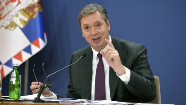 МОЋНА ВУЧИЋЕВА ПОРУКА ПРЕД ПОЈАЧАНЕ ЗАПАДНЕ ПРИТИСКЕ: Боље један дан живети као соко, него сто година као миш (ВИДЕО) МОЋНА ВУЧИЋЕВА ПОРУКА ПРЕД ПОЈАЧАНЕ ЗАПАДНЕ ПРИТИСКЕ: Боље један дан живети као соко, него сто година као миш (ВИДЕО)