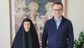 PETKOVIĆ SE SASTAO SA MATI HARITINOM: Donela nam je blagoslov Pećke patrijaršije PETKOVIĆ SE SASTAO SA MATI HARITINOM: Donela nam je blagoslov Pećke patrijaršije