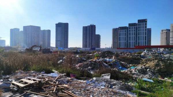 ПОЧЕЛО ЧИШЋЕЊЕ НАБАЦАНОГ СМЕЋА ИЗА САВСКОГ ТРГА: Репортери Новости обишли простор код бивше Главне железничке станице ПОЧЕЛО ЧИШЋЕЊЕ НАБАЦАНОГ СМЕЋА ИЗА САВСКОГ ТРГА: Репортери Новости обишли простор код бивше Главне железничке станице