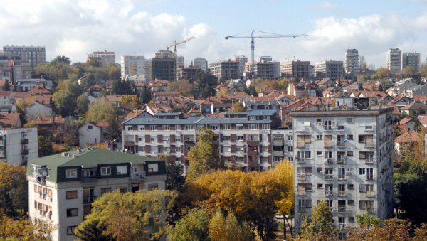 ЖАБАМА ПРАВИ РАЈ, А СТАНАРИМА ПАКАО: Становници Браће Јерковић муку муче са фекалним језером у насељу ЖАБАМА ПРАВИ РАЈ, А СТАНАРИМА ПАКАО: Становници Браће Јерковић муку муче са фекалним језером у насељу