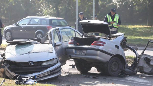 ГОРДАНИ ПОГИНУЛИ ОТАЦ И ПРИЈАТЕЉ: Жена која је повређена у страшној несрећи у Војислава Илића и даље у коми (ФОТО) ГОРДАНИ ПОГИНУЛИ ОТАЦ И ПРИЈАТЕЉ: Жена која је повређена у страшној несрећи у Војислава Илића и даље у коми (ФОТО)