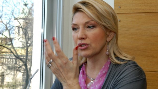 КАКО САМО ИЗГЛЕДА! Сузана Манчић позирала у купаћем костиму у седмој деценији КАКО САМО ИЗГЛЕДА! Сузана Манчић позирала у купаћем костиму у седмој деценији