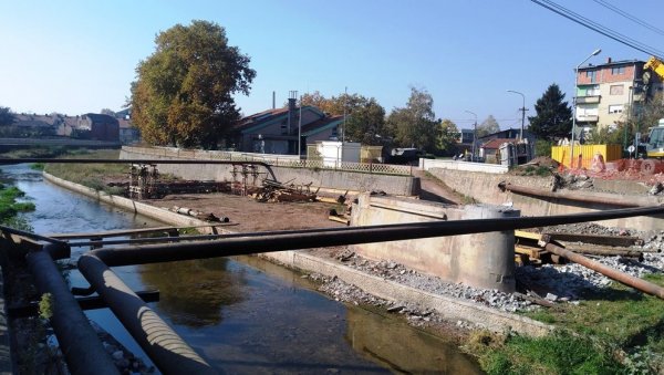 НЕМА ВИШЕ ЋУПРИЈЕ НА ЦРНИЦИ: Уклоњен стари мост, почиње градња новог НЕМА ВИШЕ ЋУПРИЈЕ НА ЦРНИЦИ: Уклоњен стари мост, почиње градња новог