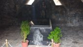 ТРИ СВЕТИЊЕ НА КОРАК ДО НЕБА: На врху Трони је и гроб оца нације Макариоса (ФОТО) ТРИ СВЕТИЊЕ НА КОРАК ДО НЕБА: На врху Трони је и гроб оца нације Макариоса (ФОТО)