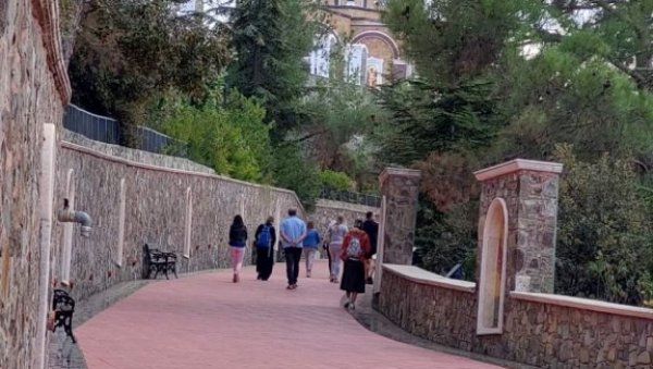 САД ВРАТИЛЕ КИПРУ ДРЕВНЕ АРТЕФАКТЕ: Неки су стари и по 4.000 година САД ВРАТИЛЕ КИПРУ ДРЕВНЕ АРТЕФАКТЕ: Неки су стари и по 4.000 година