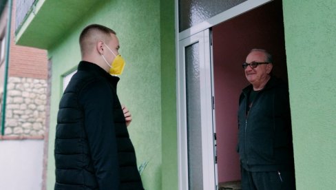TEK IZ SVAKOG TREĆEG STANA ČUJU SE DECA: Popis pokazao da u najvećem broju stambenih jedinica živi jedno ili dvoje ljudi TEK IZ SVAKOG TREĆEG STANA ČUJU SE DECA: Popis pokazao da u najvećem broju stambenih jedinica živi jedno ili dvoje ljudi