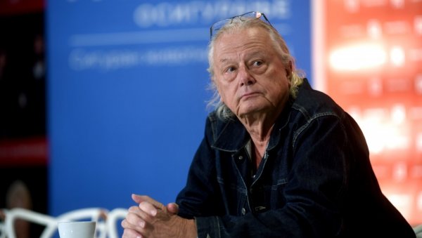 У СРБИЈИ ЈЕ ПОРОДИЦА И ДАЉЕ УТОЧИШТЕ: Франк Касторф, један од највећих позоришних редитеља данашњице, говори за „Новости“ У СРБИЈИ ЈЕ ПОРОДИЦА И ДАЉЕ УТОЧИШТЕ: Франк Касторф, један од највећих позоришних редитеља данашњице, говори за „Новости“