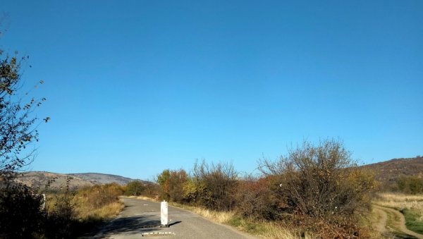 ОПРЕЗ НА ПУТУ КА СРЕДЊЕМ ВИСОКУ: Пиротски путари санирају саобраћајницу ка Завојском језеру ОПРЕЗ НА ПУТУ КА СРЕДЊЕМ ВИСОКУ: Пиротски путари санирају саобраћајницу ка Завојском језеру