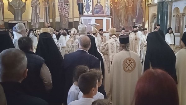 ИСПУЊЕНА ЈЕ ЊЕГОВА ПОСЛЕДЊА ЖЕЉА: Помен митрополиту Амфилохију у Подгорици, две године од упокојења (ВИДЕО) ИСПУЊЕНА ЈЕ ЊЕГОВА ПОСЛЕДЊА ЖЕЉА: Помен митрополиту Амфилохију у Подгорици, две године од упокојења (ВИДЕО)