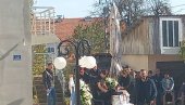 ТУГА У ЛАКТАШИМА: Младен пре трагедије купио 100 свећа и оставио их на столу ТУГА У ЛАКТАШИМА: Младен пре трагедије купио 100 свећа и оставио их на столу