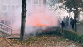 HAOS U ZAGREBU Potukli se BBB i Torcida: Palice, baklje, ljudi nepomično leže na ulici (VIDEO)