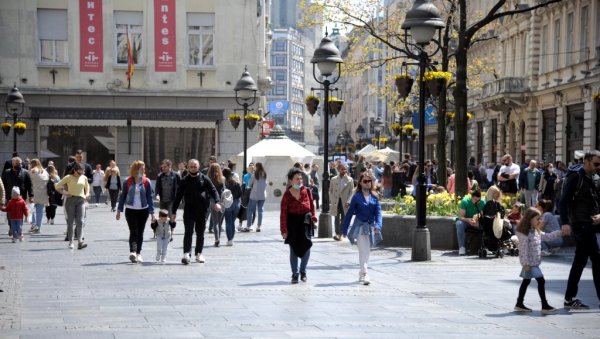 НОВА ПРЕВАРА КРУЖИ СРБИЈОМ: Девојци скинули 53.000 динара са рачуна - Огласиле се и банке НОВА ПРЕВАРА КРУЖИ СРБИЈОМ: Девојци скинули 53.000 динара са рачуна - Огласиле се и банке