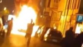 ИЗГОРЕО АУТОМОБИЛ КОД АДЕ: Ватрена стихија захватила читаво возило (ВИДЕО) ИЗГОРЕО АУТОМОБИЛ КОД АДЕ: Ватрена стихија захватила читаво возило (ВИДЕО)