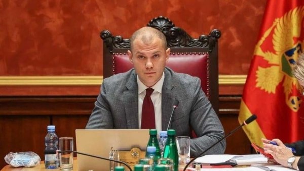 АФЕРА ТЕЛЕКОМ ОПЕТ У СКУПШТИНИ: Пред посланицима проблем приватизације и уништавања некад успешних предузећа АФЕРА ТЕЛЕКОМ ОПЕТ У СКУПШТИНИ: Пред посланицима проблем приватизације и уништавања некад успешних предузећа