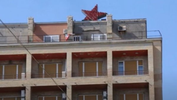 ДА ЛИ ЈЕ ПОДГОРИЦА ПАЛА ИЛИ СЕ УСПРАВИЛА: Кад ће пасти комунисти? ДА ЛИ ЈЕ ПОДГОРИЦА ПАЛА ИЛИ СЕ УСПРАВИЛА: Кад ће пасти комунисти?