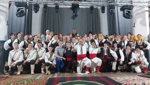 VERA IZ BANATA ZA CEO SVET: KUD Milan Mića Sučević iz Žitišta na festivalu u Bavaništu (FOTO) VERA IZ BANATA ZA CEO SVET: KUD Milan Mića Sučević iz Žitišta na festivalu u Bavaništu (FOTO)