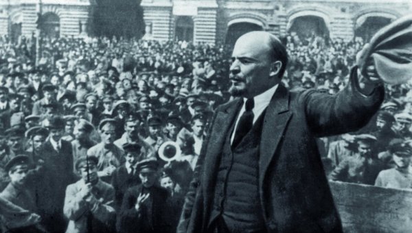 САН О СПОМЕНИКУ МАРКСУ И ЕНГЕЛСУ У ЛОНДОНУ: Неизбежност светске револуције била је опсесија бољшевика САН О СПОМЕНИКУ МАРКСУ И ЕНГЕЛСУ У ЛОНДОНУ: Неизбежност светске револуције била је опсесија бољшевика