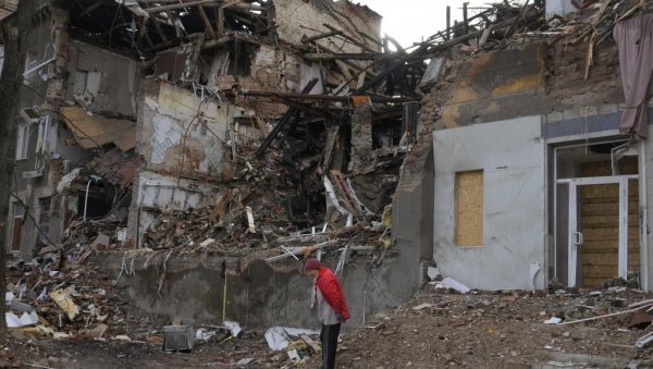 КИЈЕВ БЕЗ ВОДЕ И СТРУЈЕ: После украјинског напада на бродове у Севастопољу Русија узвратила ракетним ударима и дроновима (МАПА) КИЈЕВ БЕЗ ВОДЕ И СТРУЈЕ: После украјинског напада на бродове у Севастопољу Русија узвратила ракетним ударима и дроновима (МАПА)
