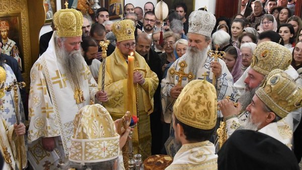 СВЕТИ ПЕТАР ЦЕТИЊСКИ - ЧОВЕК ХРИСТОВ: Митрополит Јоаникије на слави Цетињског манастира (ФОТО) СВЕТИ ПЕТАР ЦЕТИЊСКИ - ЧОВЕК ХРИСТОВ: Митрополит Јоаникије на слави Цетињског манастира (ФОТО)