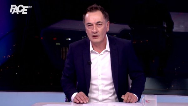 ТРАЖИ ГЛАВУ ДОДИКА, АПЛАУЗИ ИЗ САРАЈЕВА: Сраман потез новинара и власника Фејс телевизије узбуркао јавност у Републици Српској ТРАЖИ ГЛАВУ ДОДИКА, АПЛАУЗИ ИЗ САРАЈЕВА: Сраман потез новинара и власника Фејс телевизије узбуркао јавност у Републици Српској