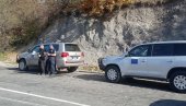 NOVOSTI NA JARINJU Policija lažne države deli ukore, narod besan: Ne menjamo tablice! (FOTO/VIDEO)