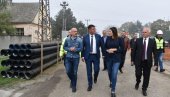VUJOVIĆ U PEĆINCIMA: Ministarka obišla radove na izgradnji kanalizacione mreže VUJOVIĆ U PEĆINCIMA: Ministarka obišla radove na izgradnji kanalizacione mreže