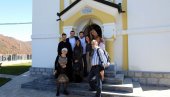 ЧЕХ ПОСТАО ПРАВОСЛАВАЦ: Крстио се у малој сеоској цркви на западу Србије ЧЕХ ПОСТАО ПРАВОСЛАВАЦ: Крстио се у малој сеоској цркви на западу Србије