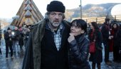KUSTINA BURNA LJUBAV SA SUPRUGOM MAJOM: Raskidali, hteo da bije njene udvarače KUSTINA BURNA LJUBAV SA SUPRUGOM MAJOM: Raskidali, hteo da bije njene udvarače