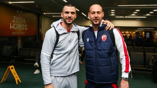 ДЕЛИЈЕ ЋЕ ОВО ОДУШЕВИТИ: Кошаркаши и фудбалери кренули, мисија је сеча кнежева (ФОТО) ДЕЛИЈЕ ЋЕ ОВО ОДУШЕВИТИ: Кошаркаши и фудбалери кренули, мисија је сеча кнежева (ФОТО)