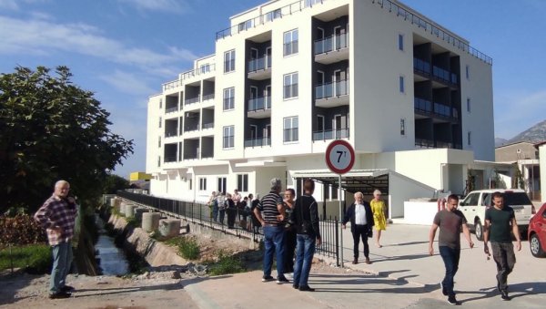 ПОДСТАНАРИ У ТРЕЋЕМ ДОБУ: Барски пензионери још чекају станове ПОДСТАНАРИ У ТРЕЋЕМ ДОБУ: Барски пензионери још чекају станове